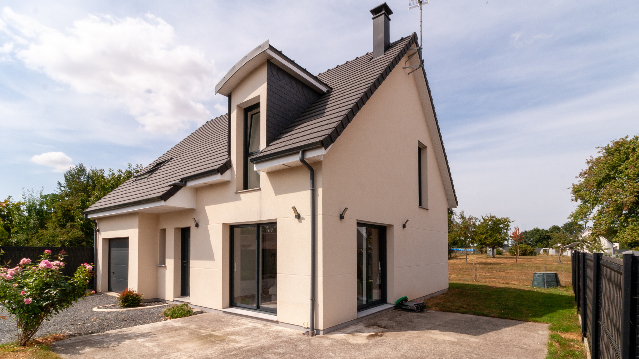 MAISON CONTEMPORAINE 3 CHAMBRES A LOUER